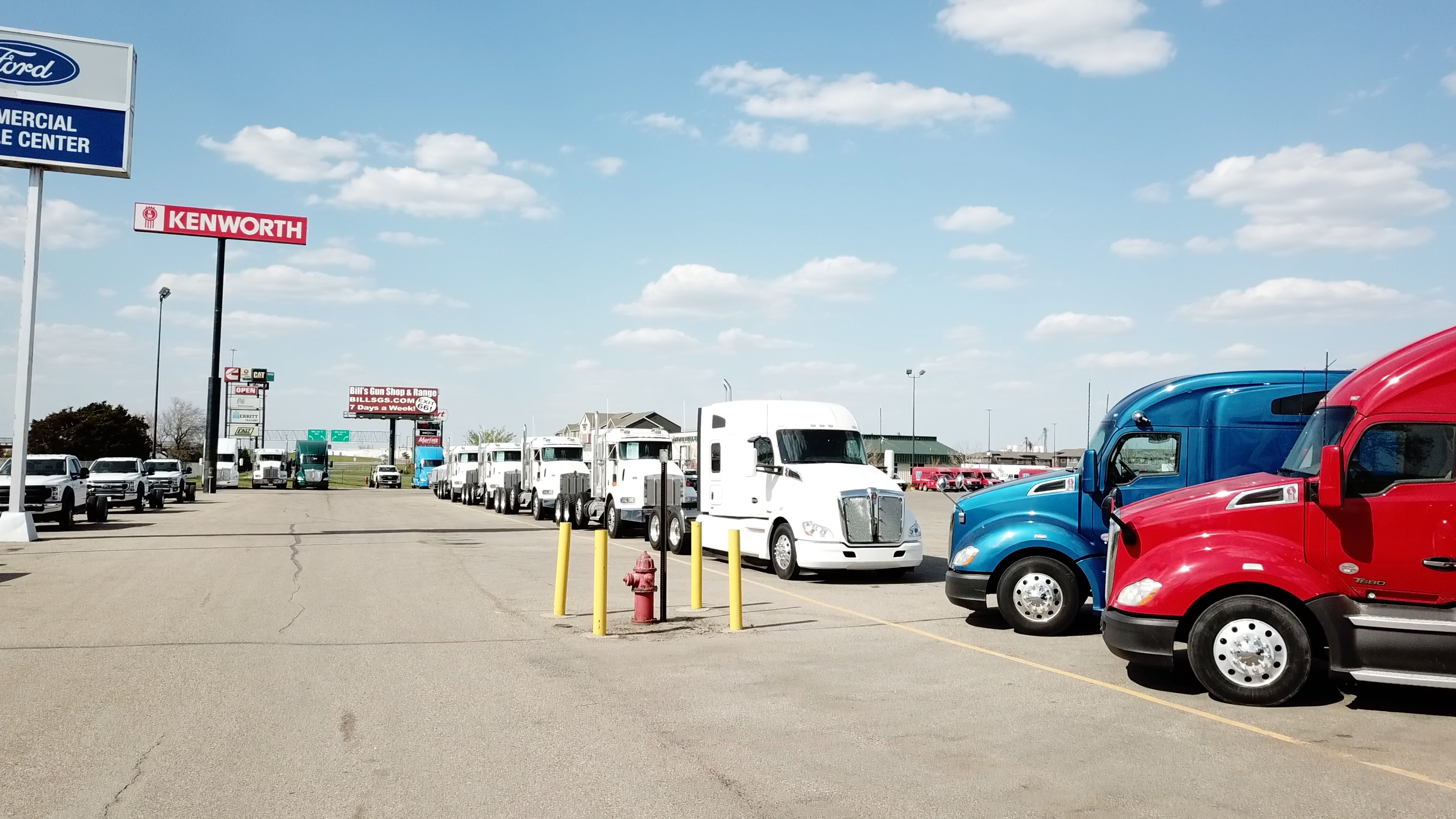 Commercial Truck Sales lot